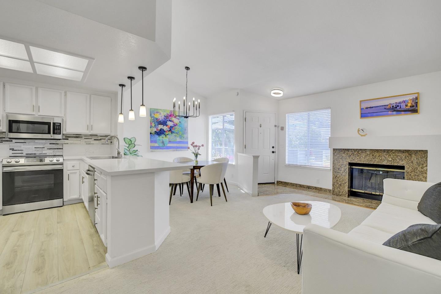 Detail Gallery Image 5 of 19 For 40 Cherry Crest Ln, San Jose,  CA 95136 - 2 Beds | 2 Baths
