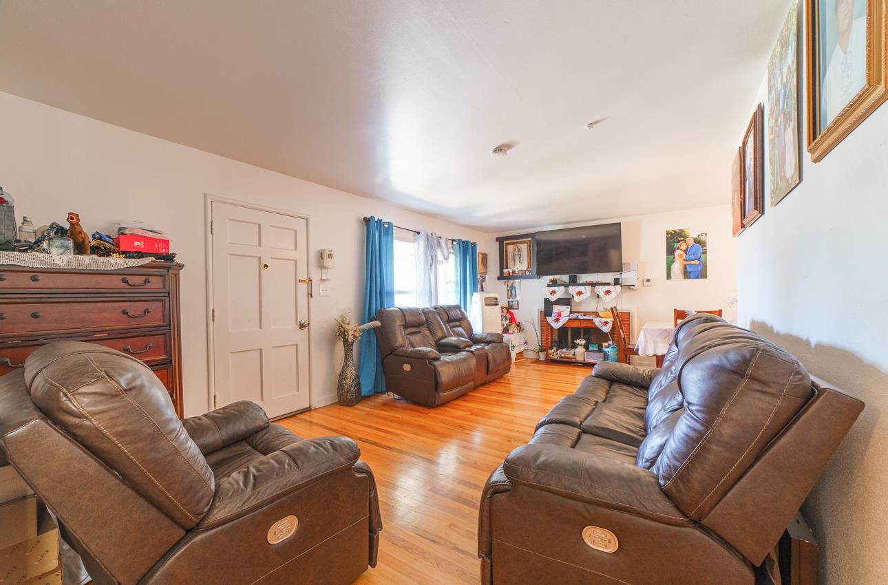 Detail Gallery Image 4 of 21 For 380 Fenley Ave, San Jose,  CA 95117 - 3 Beds | 1 Baths