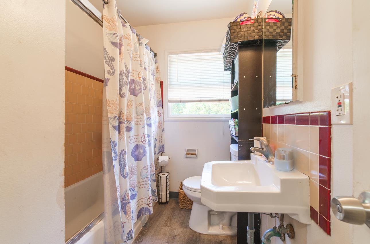 Detail Gallery Image 8 of 21 For 380 Fenley Ave, San Jose,  CA 95117 - 3 Beds | 1 Baths