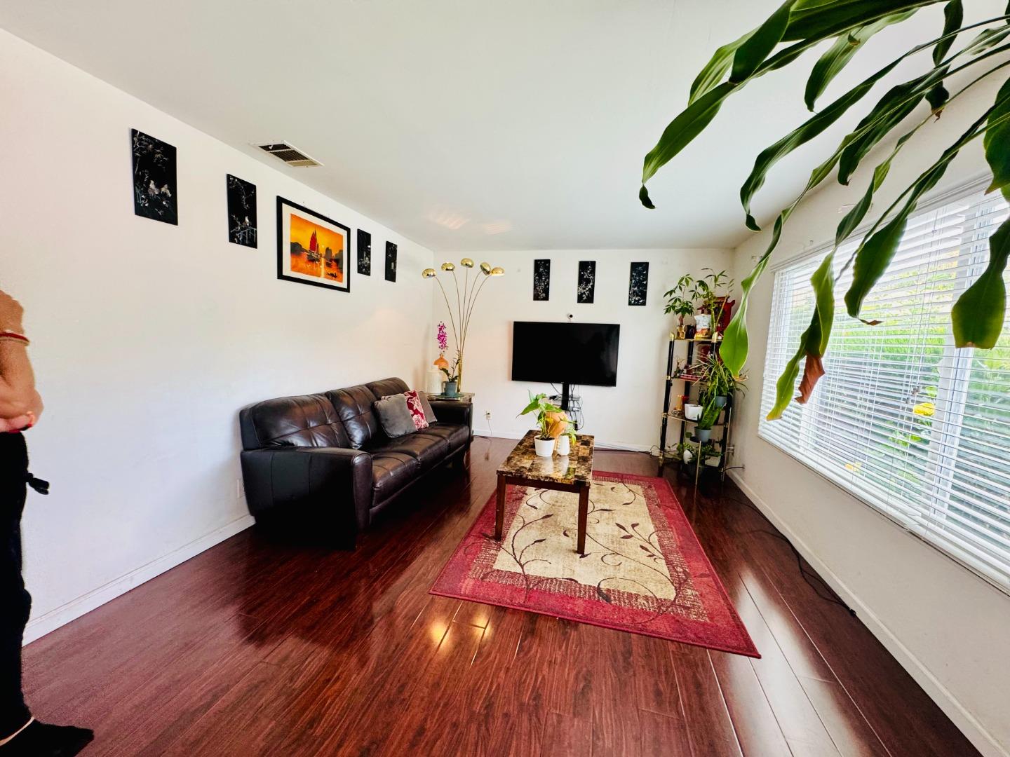 Detail Gallery Image 6 of 17 For 2625 Autumnvale Dr, San Jose,  CA 95132 - 3 Beds | 1/1 Baths