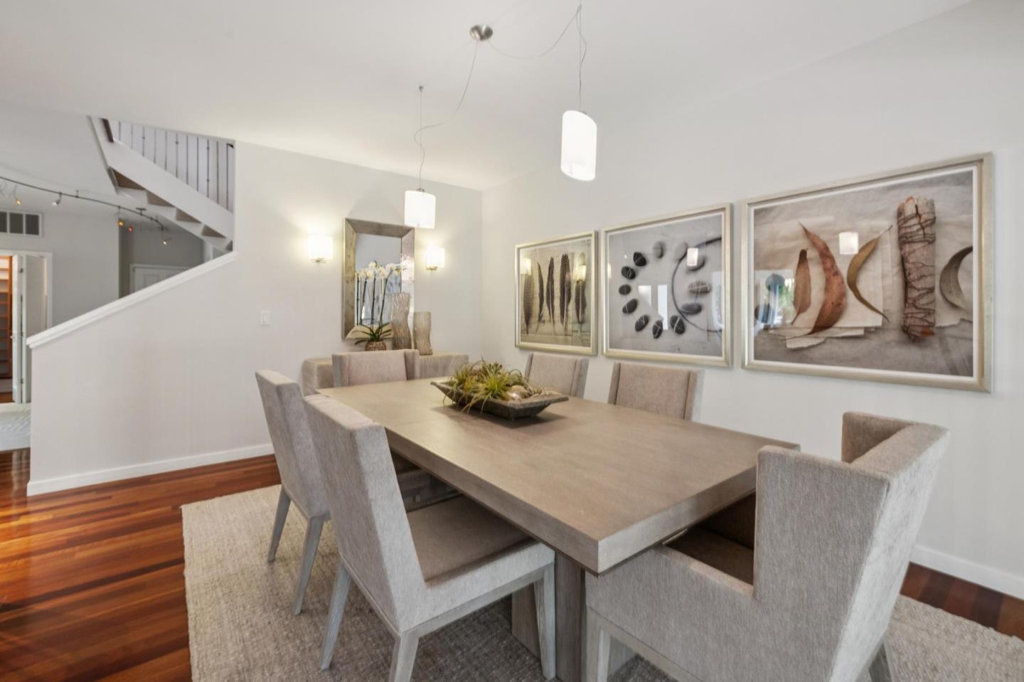 Detail Gallery Image 21 of 109 For 3 Carriage Ct, Menlo Park,  CA 94025 - 3 Beds | 2/1 Baths