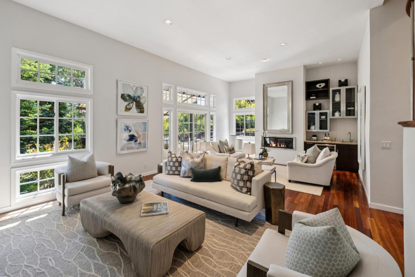 Detail Gallery Image 32 of 109 For 3 Carriage Ct, Menlo Park,  CA 94025 - 3 Beds | 2/1 Baths