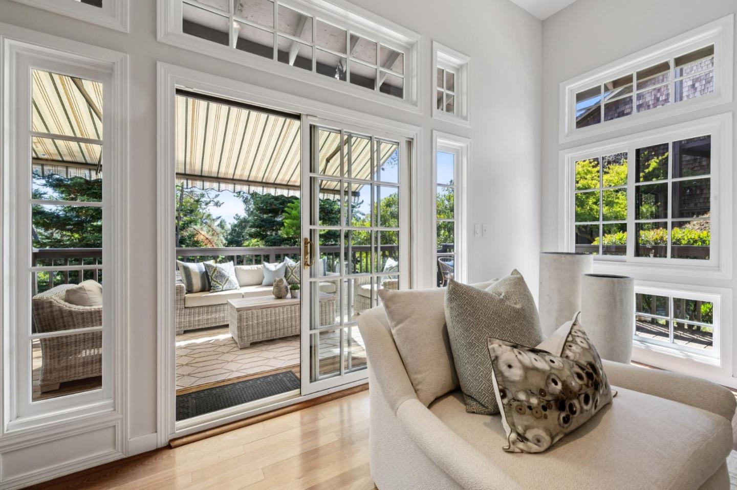 Detail Gallery Image 34 of 109 For 3 Carriage Ct, Menlo Park,  CA 94025 - 3 Beds | 2/1 Baths