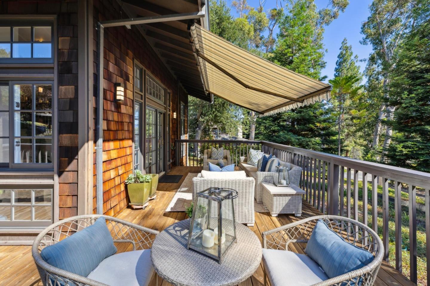Detail Gallery Image 39 of 109 For 3 Carriage Ct, Menlo Park,  CA 94025 - 3 Beds | 2/1 Baths