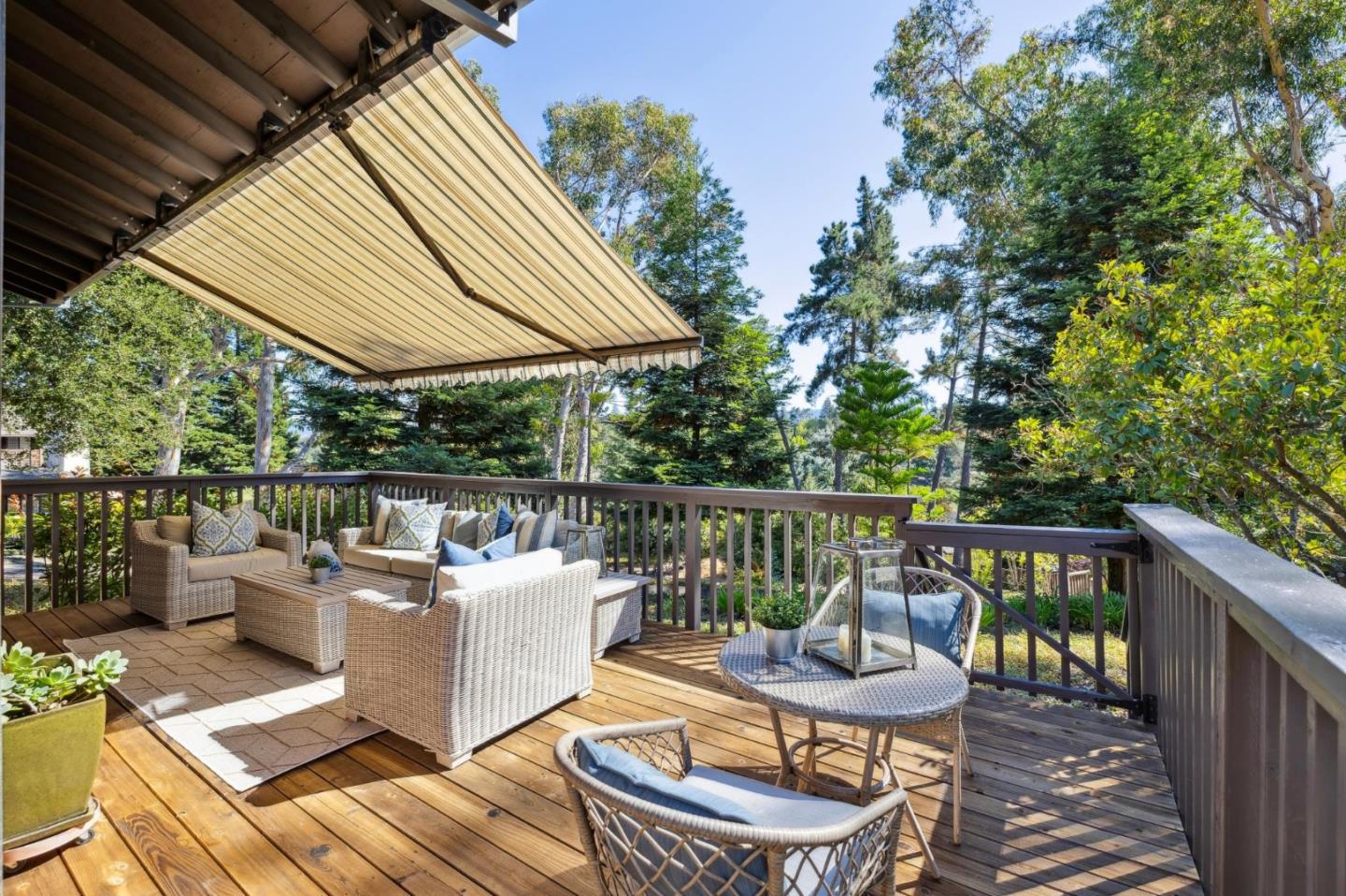Detail Gallery Image 40 of 109 For 3 Carriage Ct, Menlo Park,  CA 94025 - 3 Beds | 2/1 Baths