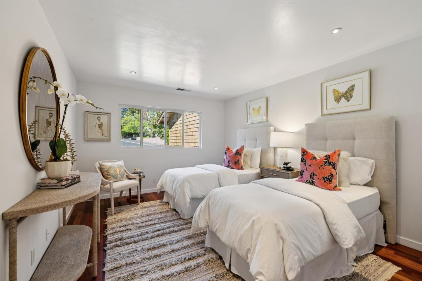 Detail Gallery Image 45 of 109 For 3 Carriage Ct, Menlo Park,  CA 94025 - 3 Beds | 2/1 Baths
