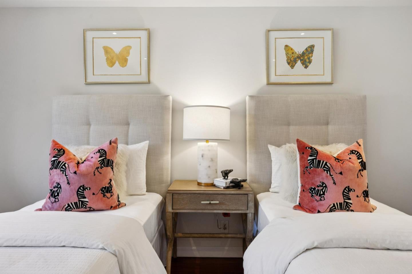 Detail Gallery Image 46 of 109 For 3 Carriage Ct, Menlo Park,  CA 94025 - 3 Beds | 2/1 Baths