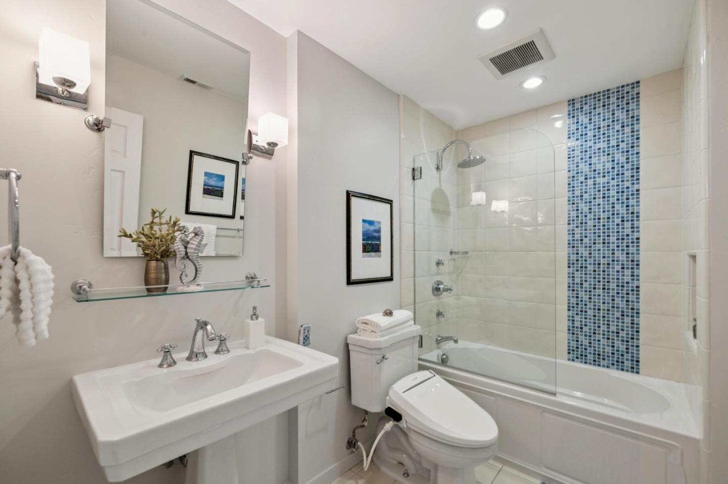 Detail Gallery Image 49 of 109 For 3 Carriage Ct, Menlo Park,  CA 94025 - 3 Beds | 2/1 Baths
