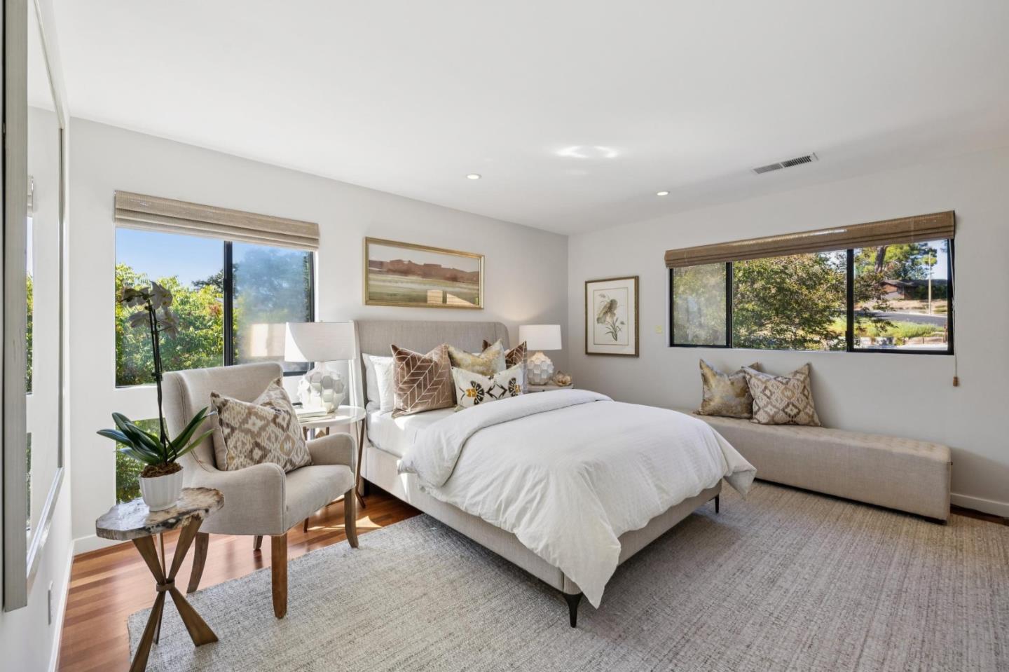 Detail Gallery Image 50 of 109 For 3 Carriage Ct, Menlo Park,  CA 94025 - 3 Beds | 2/1 Baths