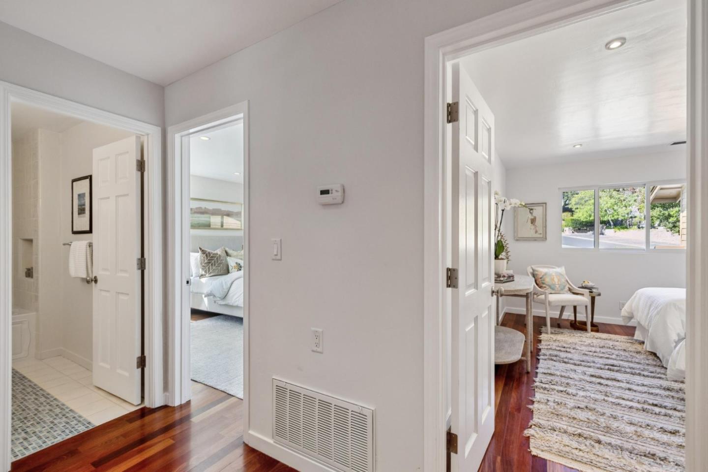 Detail Gallery Image 52 of 109 For 3 Carriage Ct, Menlo Park,  CA 94025 - 3 Beds | 2/1 Baths