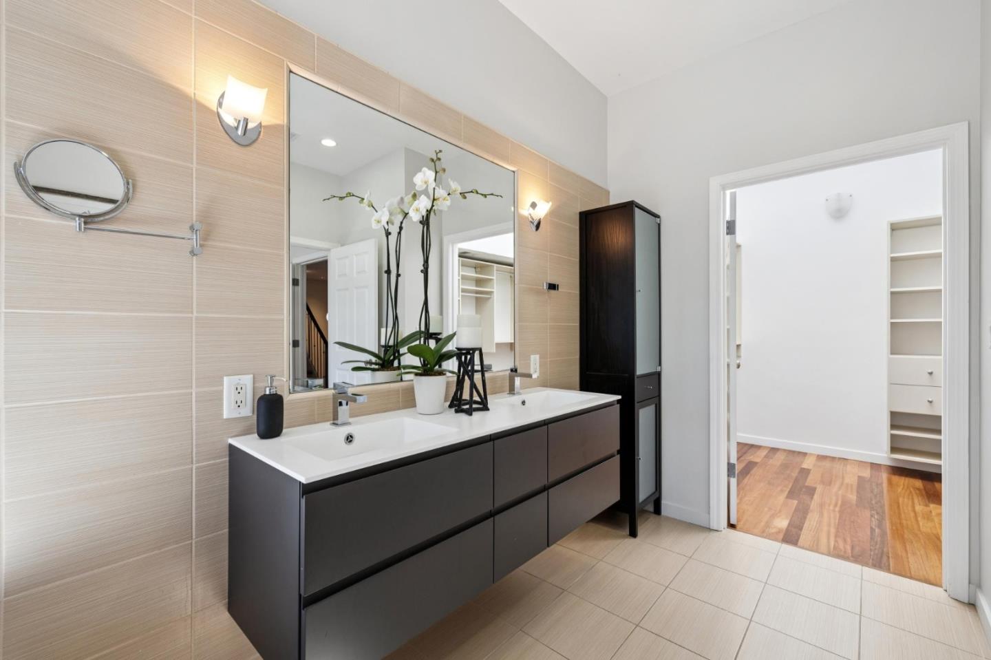 Detail Gallery Image 61 of 109 For 3 Carriage Ct, Menlo Park,  CA 94025 - 3 Beds | 2/1 Baths