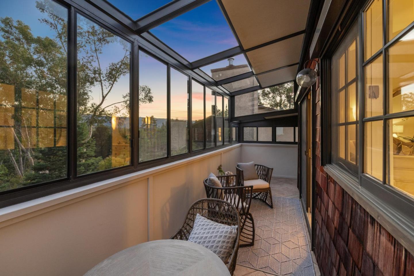 Detail Gallery Image 67 of 109 For 3 Carriage Ct, Menlo Park,  CA 94025 - 3 Beds | 2/1 Baths