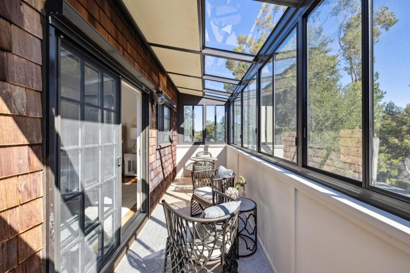 Detail Gallery Image 69 of 109 For 3 Carriage Ct, Menlo Park,  CA 94025 - 3 Beds | 2/1 Baths
