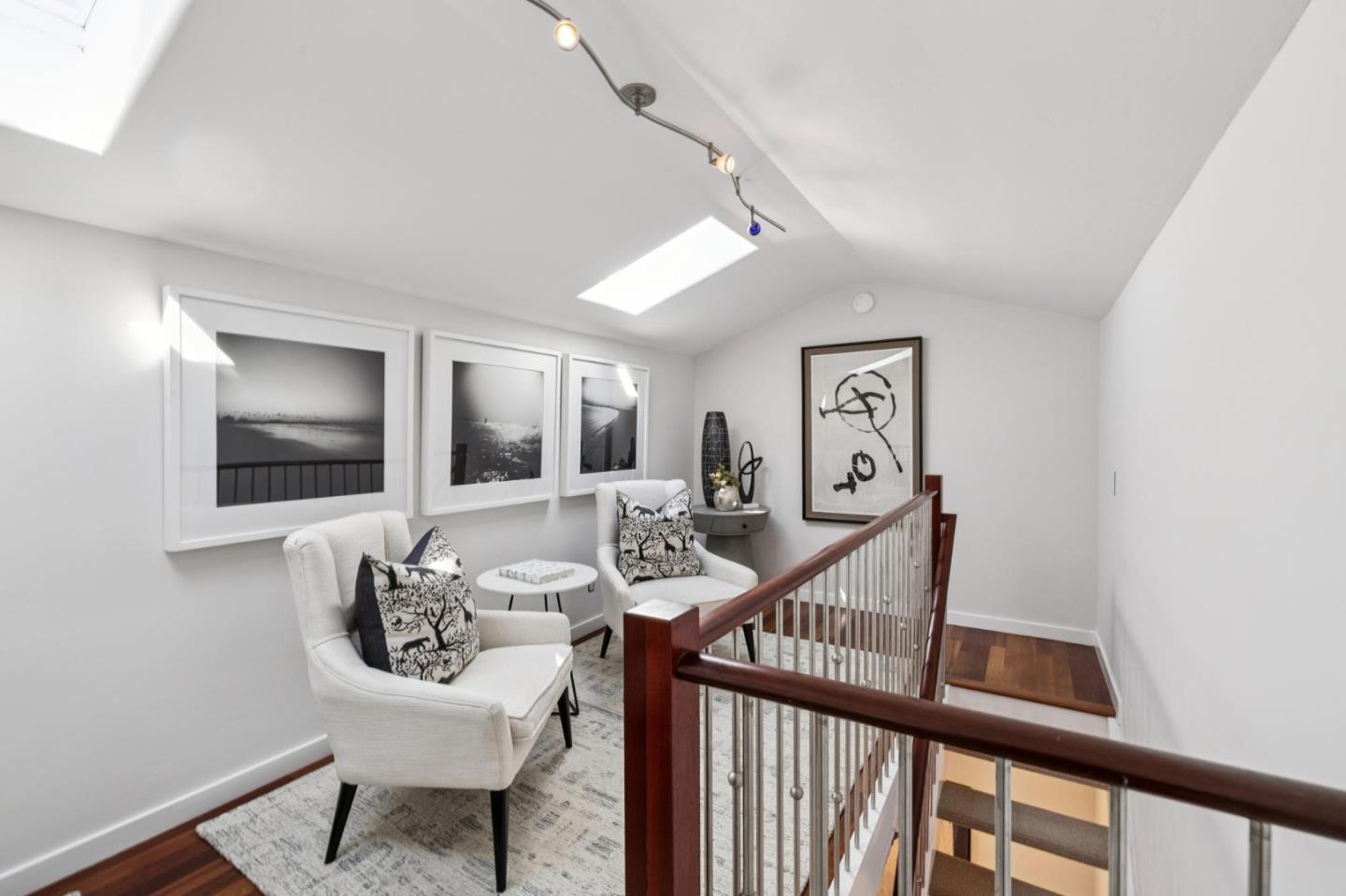 Detail Gallery Image 73 of 109 For 3 Carriage Ct, Menlo Park,  CA 94025 - 3 Beds | 2/1 Baths