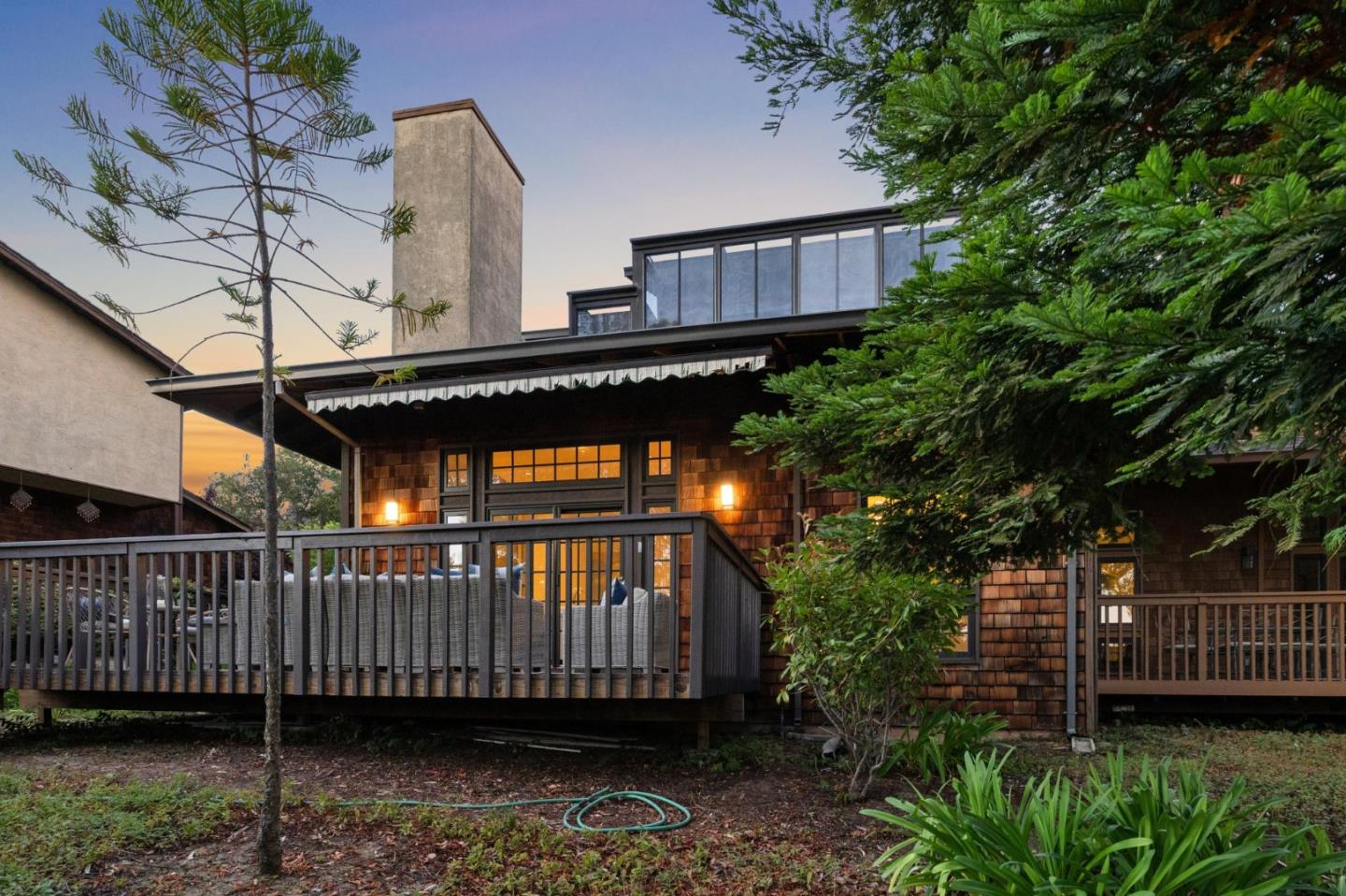 Detail Gallery Image 74 of 109 For 3 Carriage Ct, Menlo Park,  CA 94025 - 3 Beds | 2/1 Baths