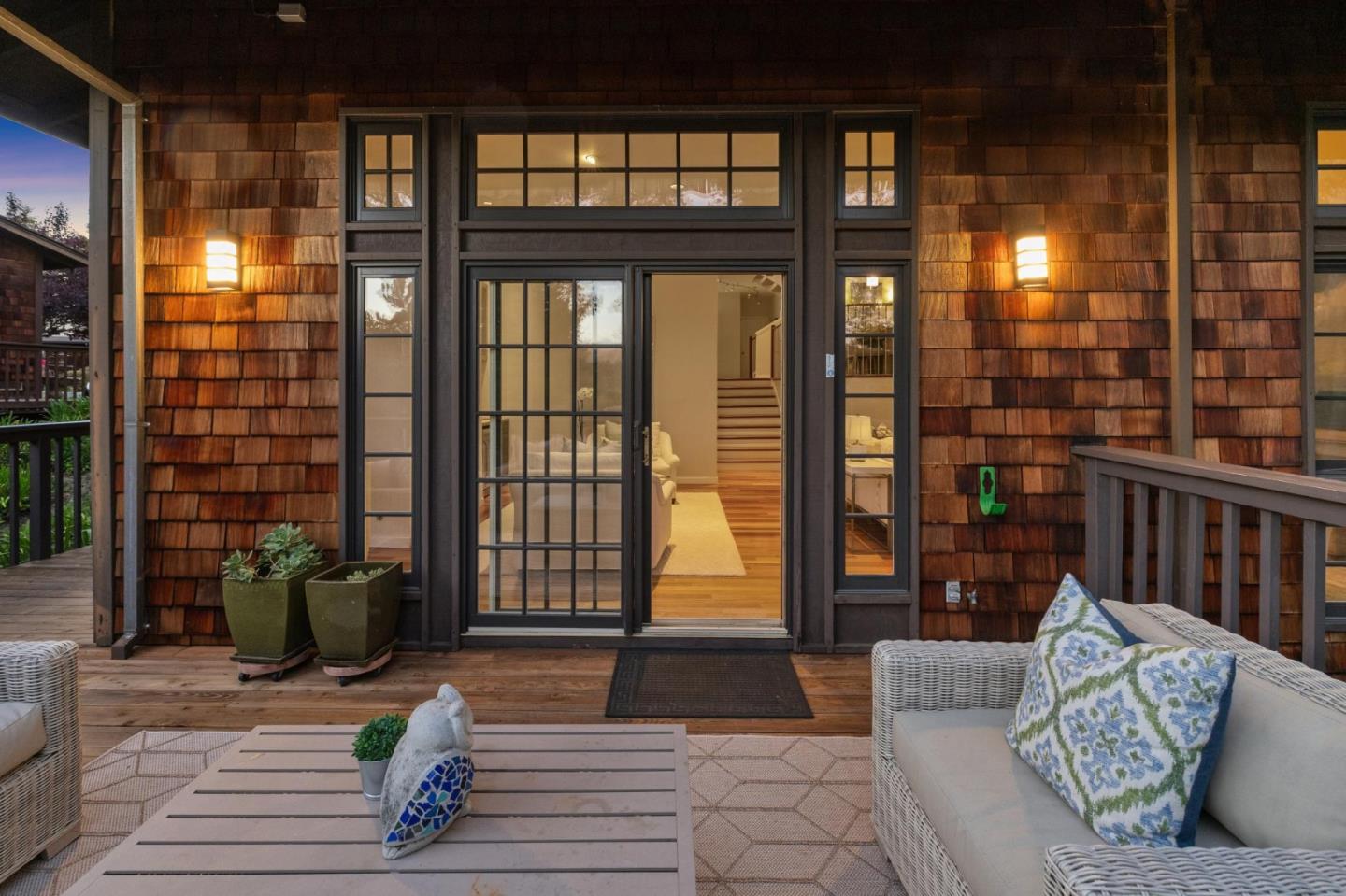 Detail Gallery Image 78 of 109 For 3 Carriage Ct, Menlo Park,  CA 94025 - 3 Beds | 2/1 Baths