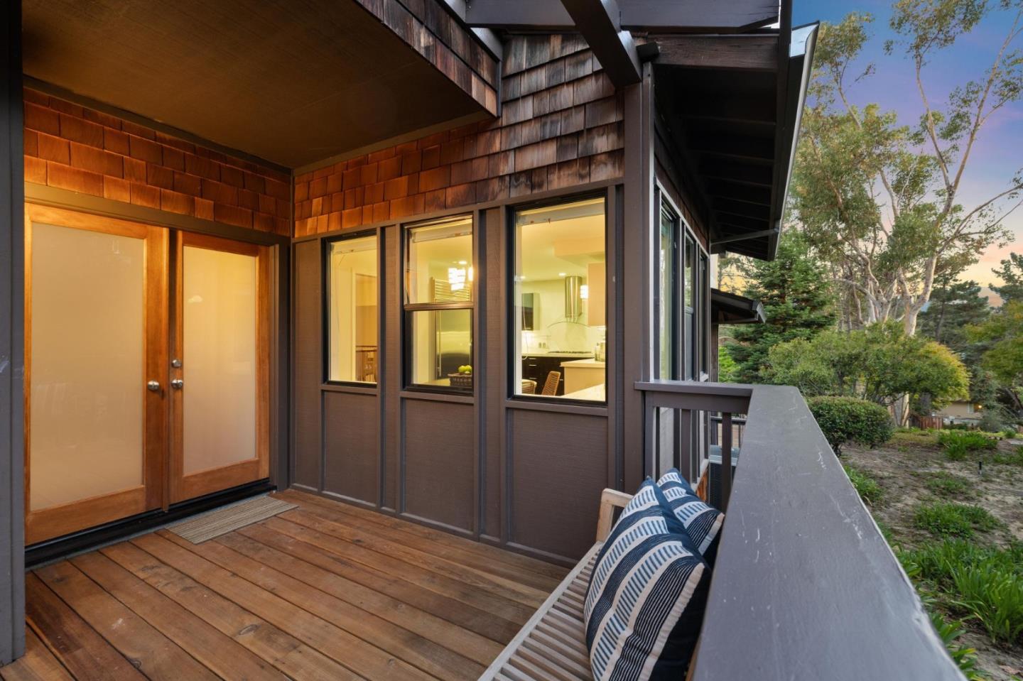 Detail Gallery Image 79 of 109 For 3 Carriage Ct, Menlo Park,  CA 94025 - 3 Beds | 2/1 Baths