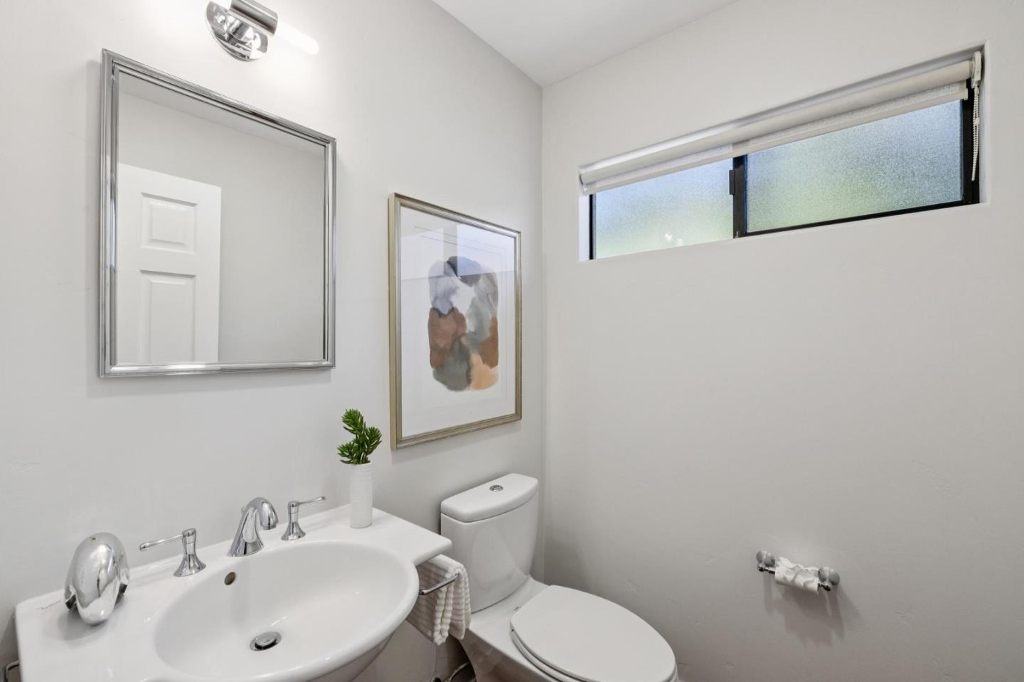 Detail Gallery Image 93 of 109 For 3 Carriage Ct, Menlo Park,  CA 94025 - 3 Beds | 2/1 Baths
