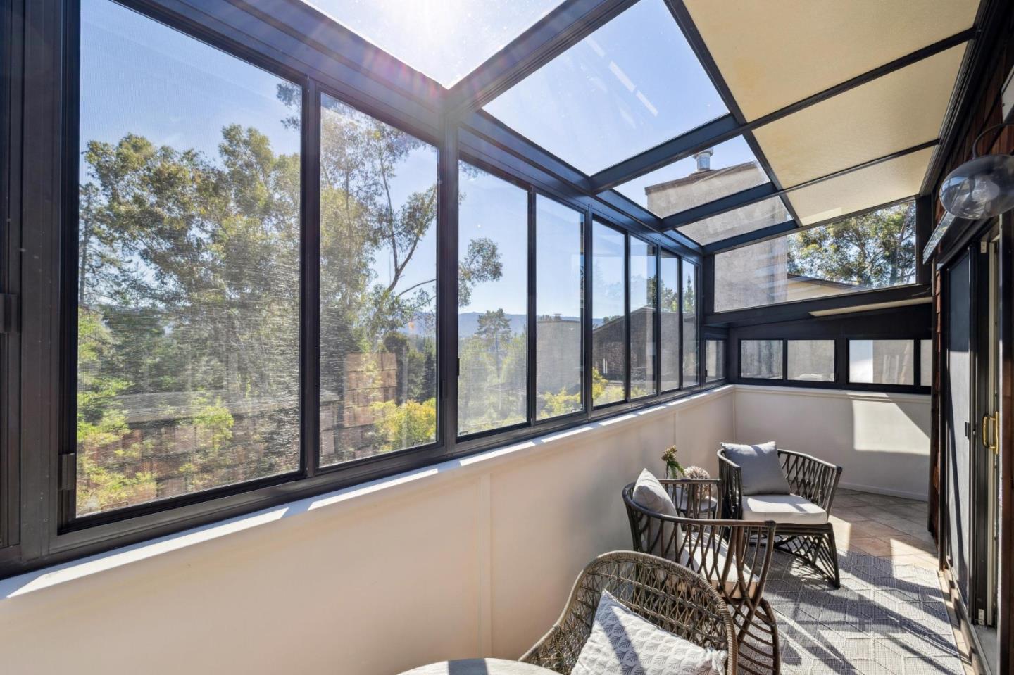Detail Gallery Image 99 of 109 For 3 Carriage Ct, Menlo Park,  CA 94025 - 3 Beds | 2/1 Baths