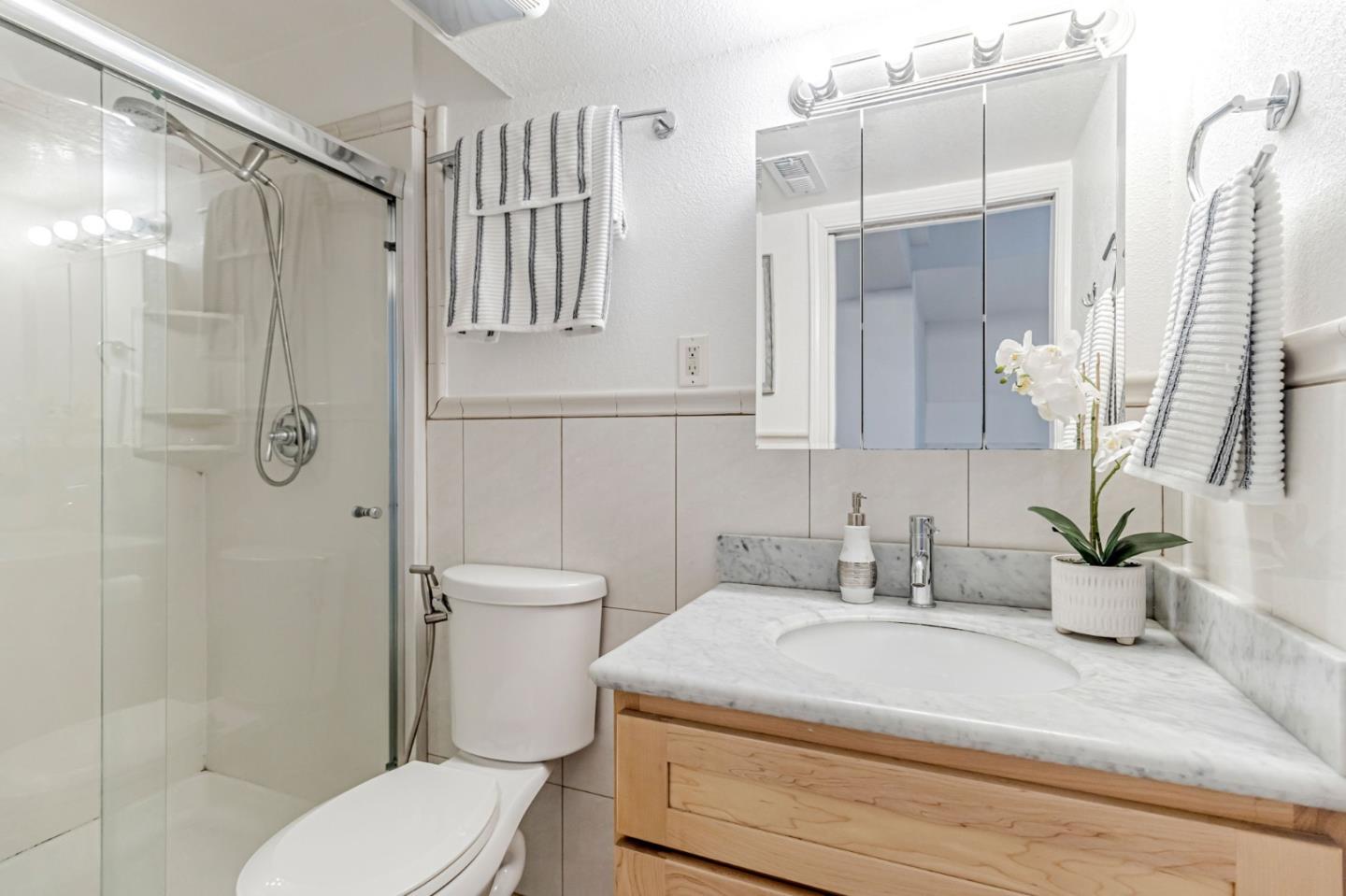 Detail Gallery Image 21 of 24 For 300 Alameda De Las Pulgas, Belmont,  CA 94002 - 3 Beds | 2 Baths