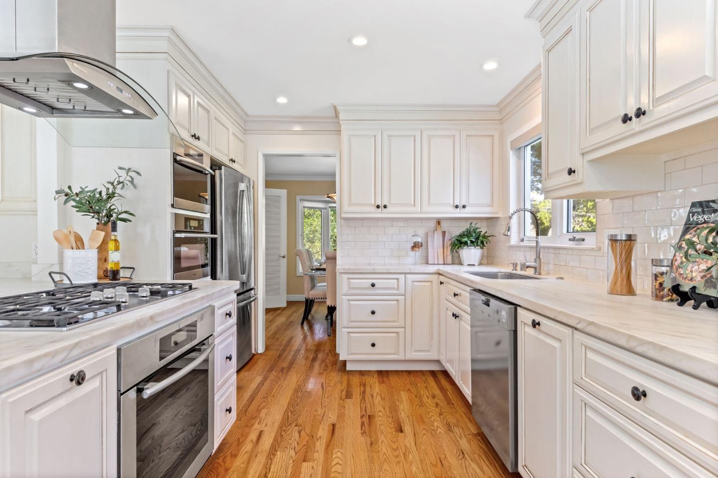 Detail Gallery Image 24 of 98 For 1485 Ascension Dr, San Mateo,  CA 94402 - 4 Beds | 2/1 Baths
