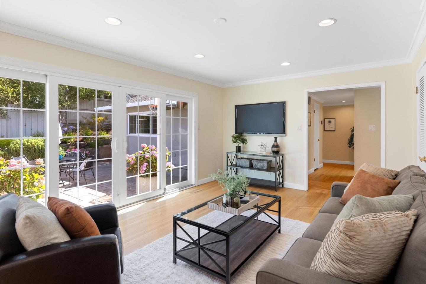 Detail Gallery Image 34 of 98 For 1485 Ascension Dr, San Mateo,  CA 94402 - 4 Beds | 2/1 Baths