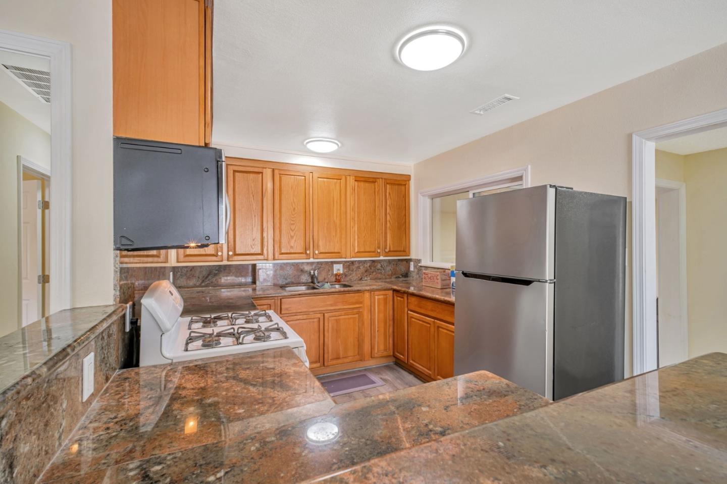Detail Gallery Image 11 of 37 For 14997 Edgemoor St, San Leandro,  CA 94579 - 4 Beds | 2 Baths
