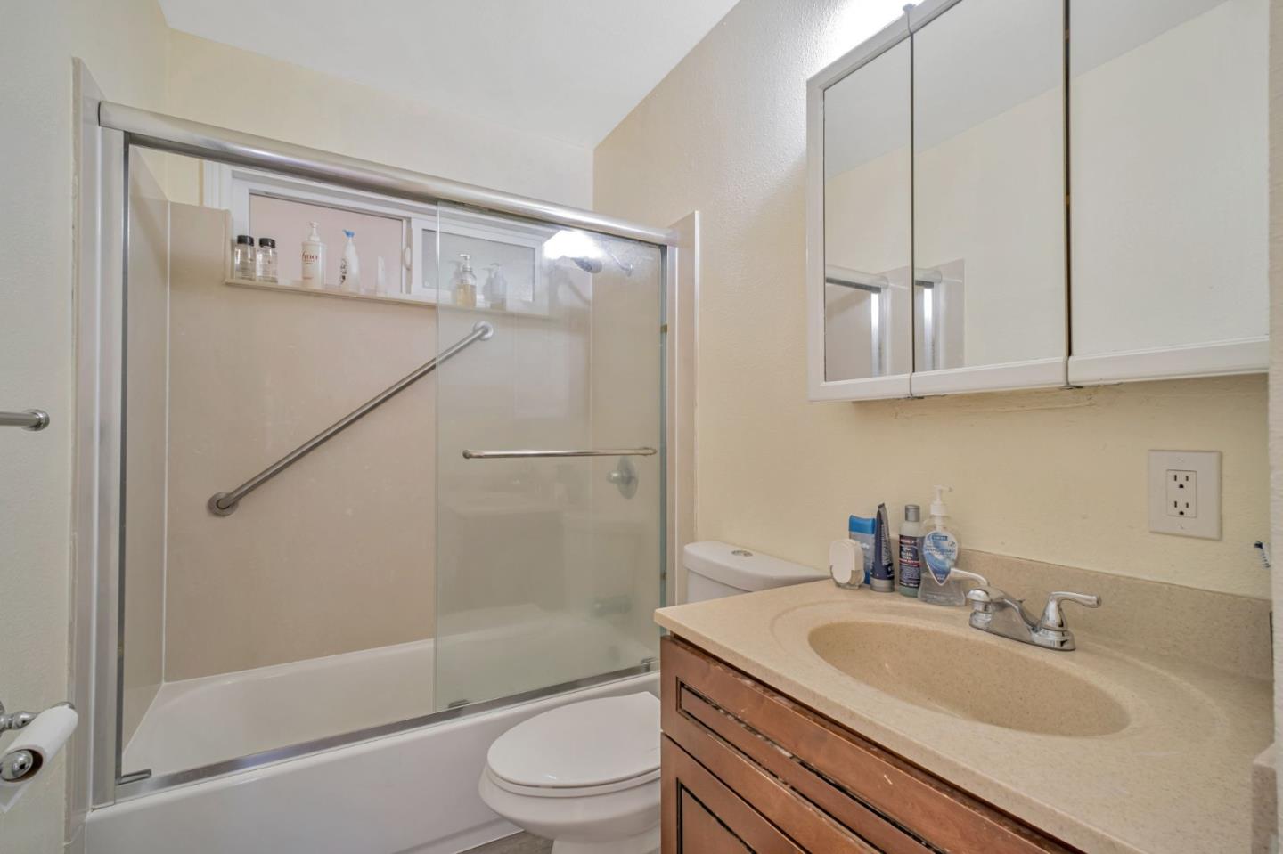 Detail Gallery Image 29 of 37 For 14997 Edgemoor St, San Leandro,  CA 94579 - 4 Beds | 2 Baths