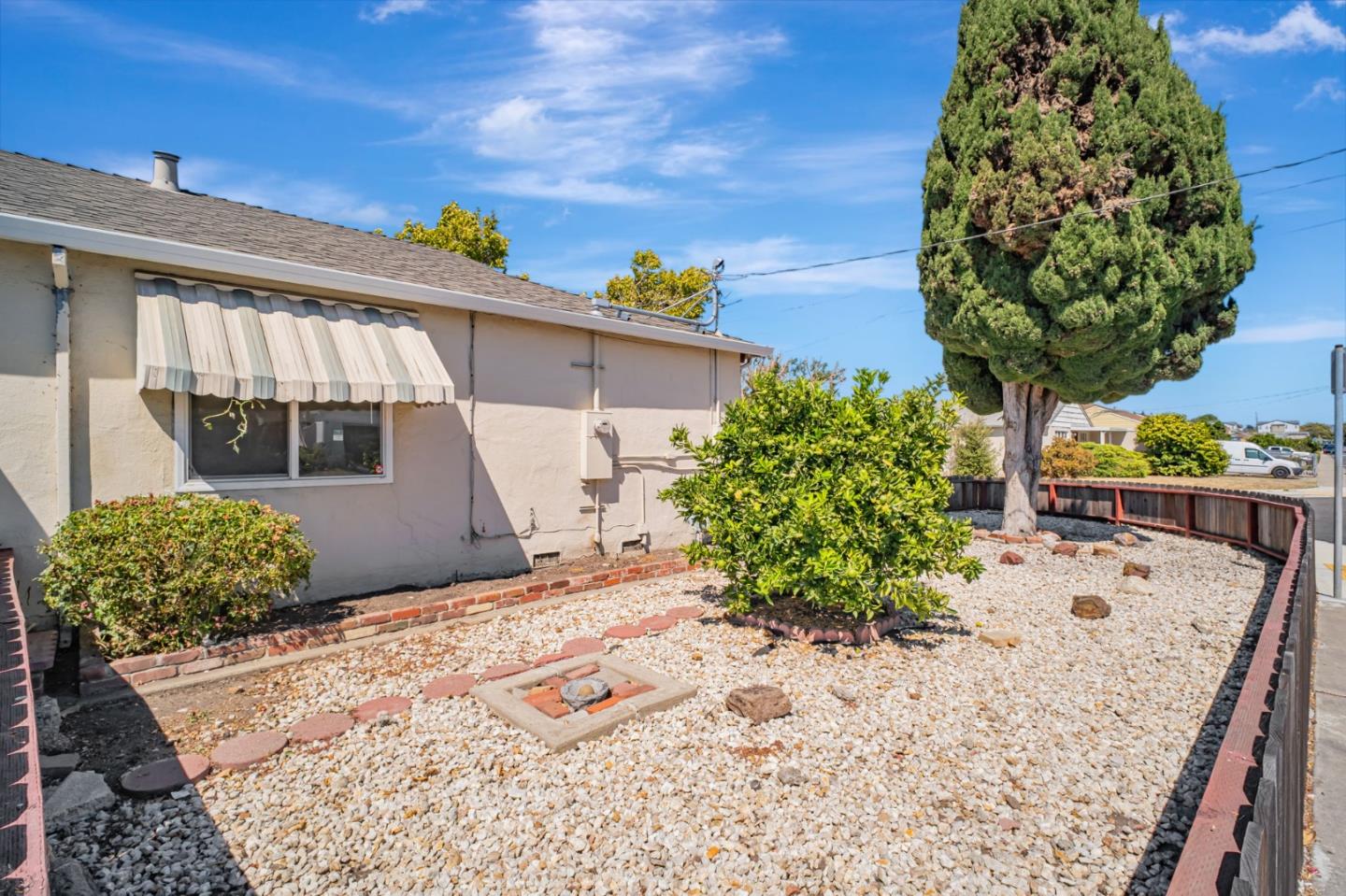 Detail Gallery Image 36 of 37 For 14997 Edgemoor St, San Leandro,  CA 94579 - 4 Beds | 2 Baths