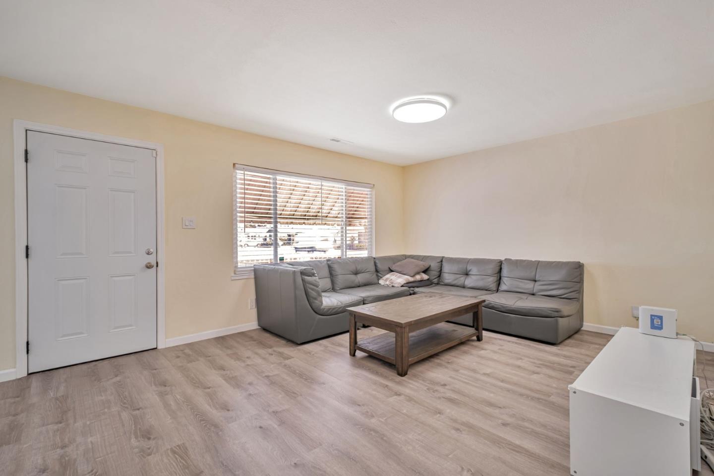 Detail Gallery Image 8 of 37 For 14997 Edgemoor St, San Leandro,  CA 94579 - 4 Beds | 2 Baths