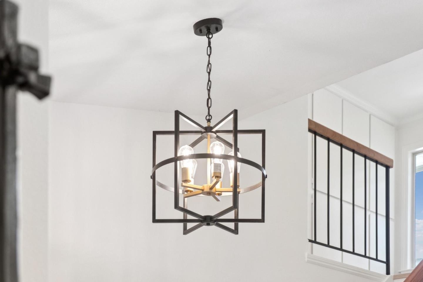 Detail Gallery Image 10 of 103 For 1501 De Anza Blvd, San Mateo,  CA 94403 - 3 Beds | 2/1 Baths