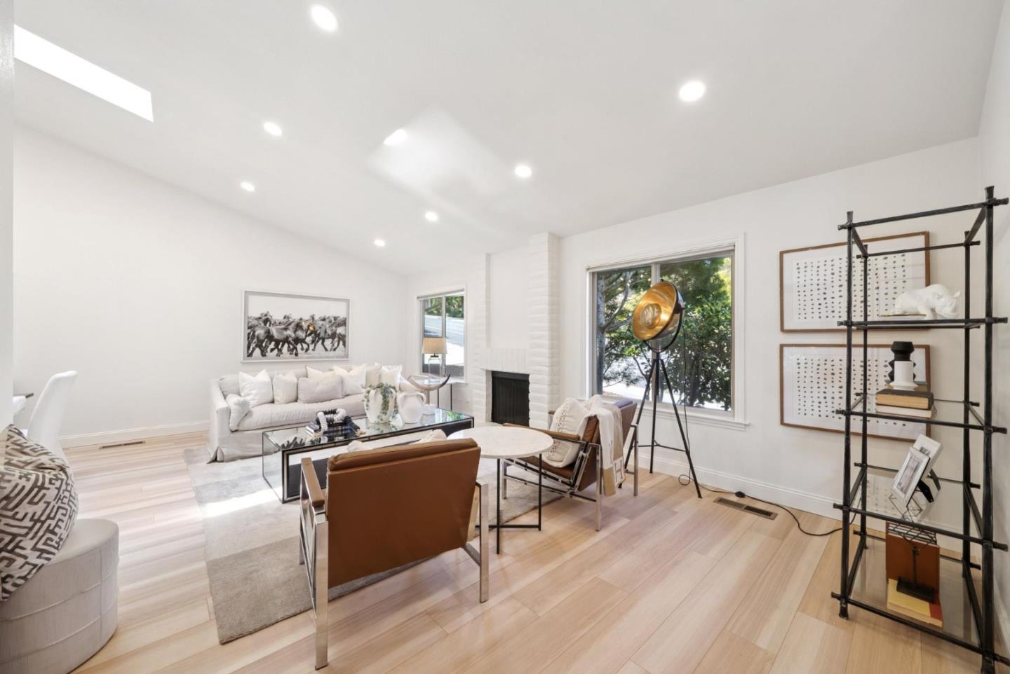 Detail Gallery Image 11 of 103 For 1501 De Anza Blvd, San Mateo,  CA 94403 - 3 Beds | 2/1 Baths