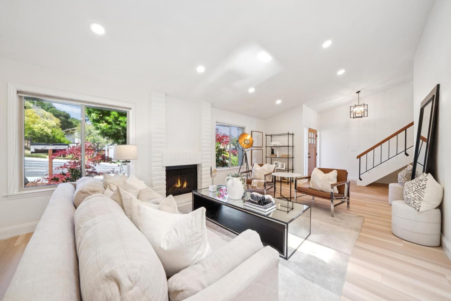 Detail Gallery Image 15 of 103 For 1501 De Anza Blvd, San Mateo,  CA 94403 - 3 Beds | 2/1 Baths