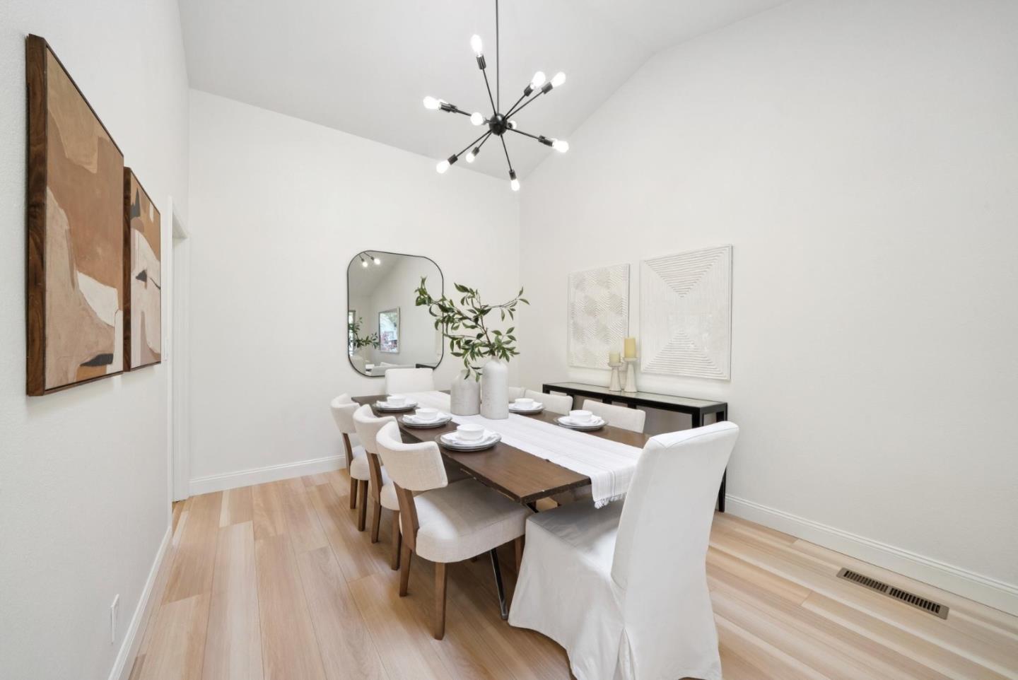 Detail Gallery Image 19 of 103 For 1501 De Anza Blvd, San Mateo,  CA 94403 - 3 Beds | 2/1 Baths