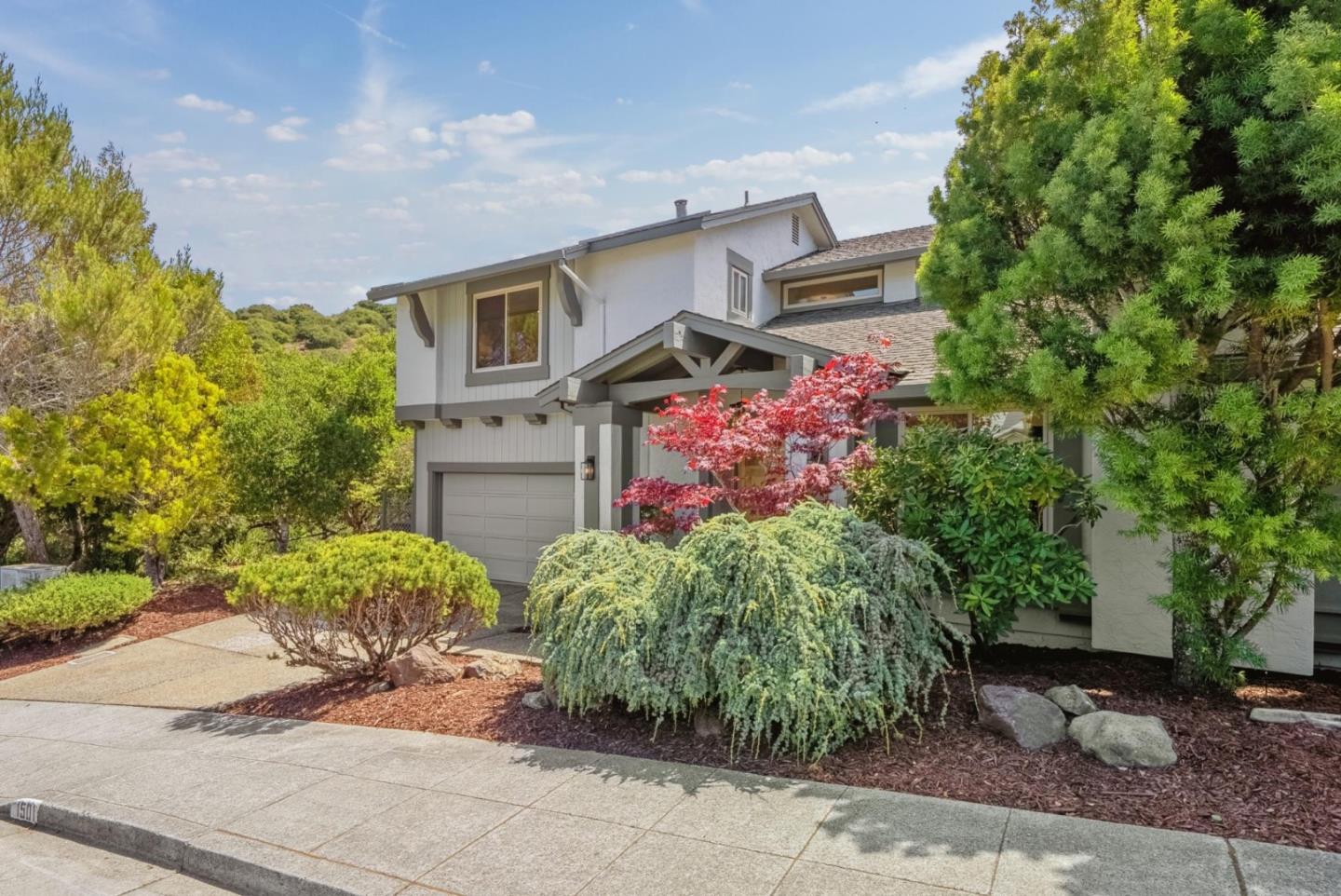 Detail Gallery Image 3 of 103 For 1501 De Anza Blvd, San Mateo,  CA 94403 - 3 Beds | 2/1 Baths