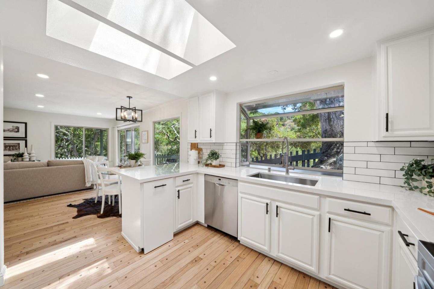 Detail Gallery Image 39 of 103 For 1501 De Anza Blvd, San Mateo,  CA 94403 - 3 Beds | 2/1 Baths