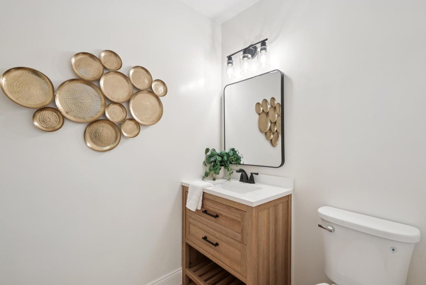 Detail Gallery Image 42 of 103 For 1501 De Anza Blvd, San Mateo,  CA 94403 - 3 Beds | 2/1 Baths