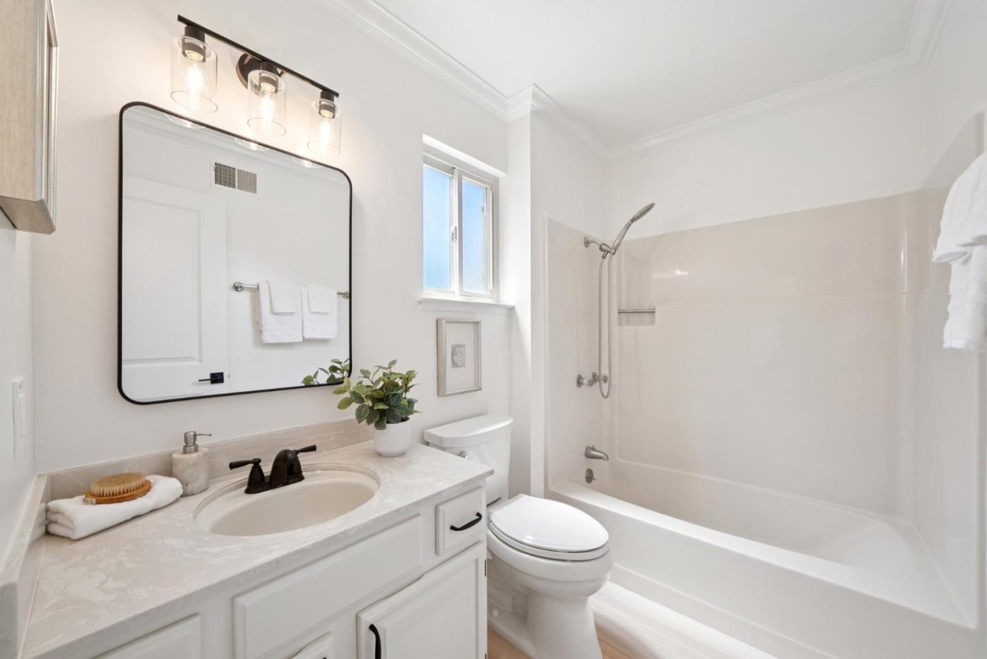 Detail Gallery Image 71 of 103 For 1501 De Anza Blvd, San Mateo,  CA 94403 - 3 Beds | 2/1 Baths