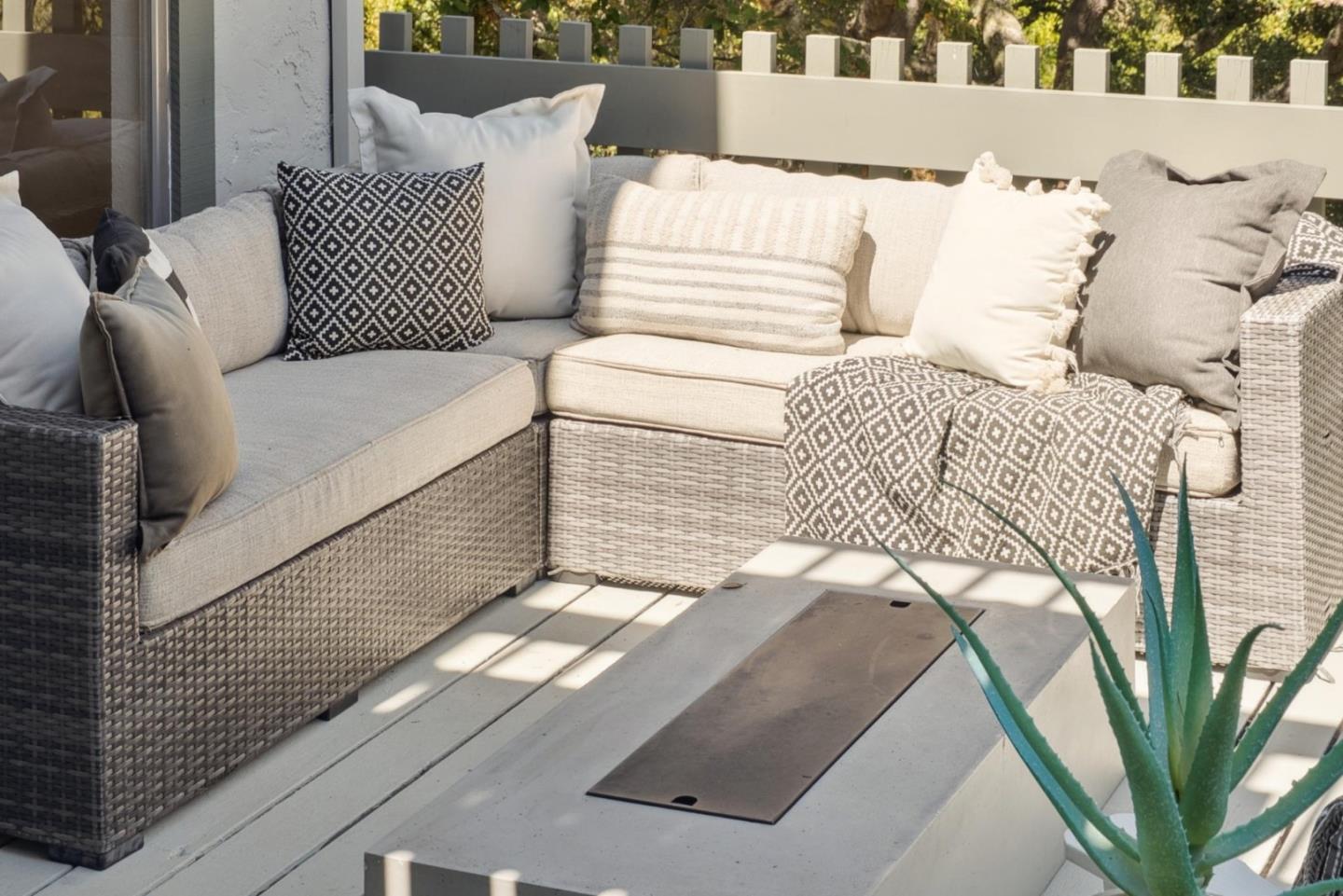 Detail Gallery Image 85 of 103 For 1501 De Anza Blvd, San Mateo,  CA 94403 - 3 Beds | 2/1 Baths