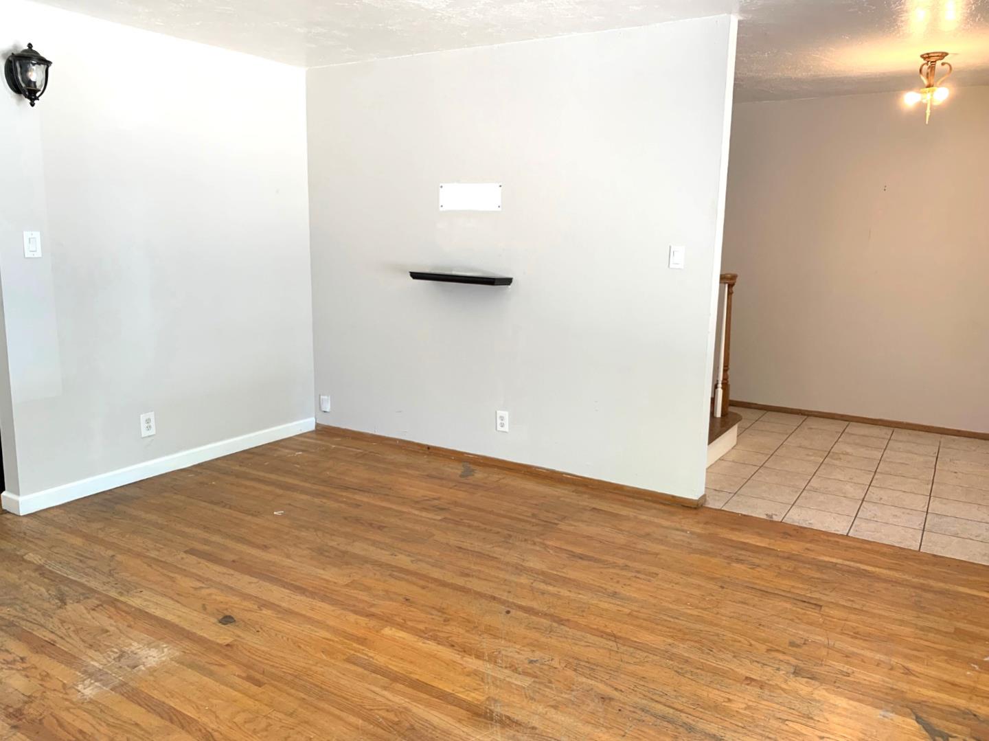 Detail Gallery Image 8 of 24 For 1906 Somersworth Dr, San Jose,  CA 95124 - 4 Beds | 2/1 Baths