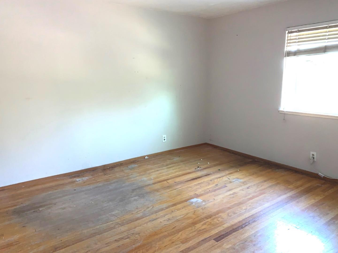 Detail Gallery Image 9 of 24 For 1906 Somersworth Dr, San Jose,  CA 95124 - 4 Beds | 2/1 Baths