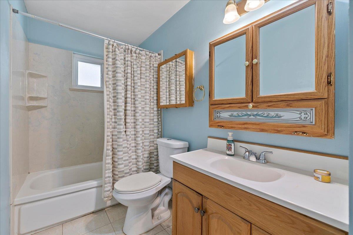 Detail Gallery Image 18 of 22 For 5857 Blossom Ave, San Jose,  CA 95123 - 3 Beds | 2 Baths