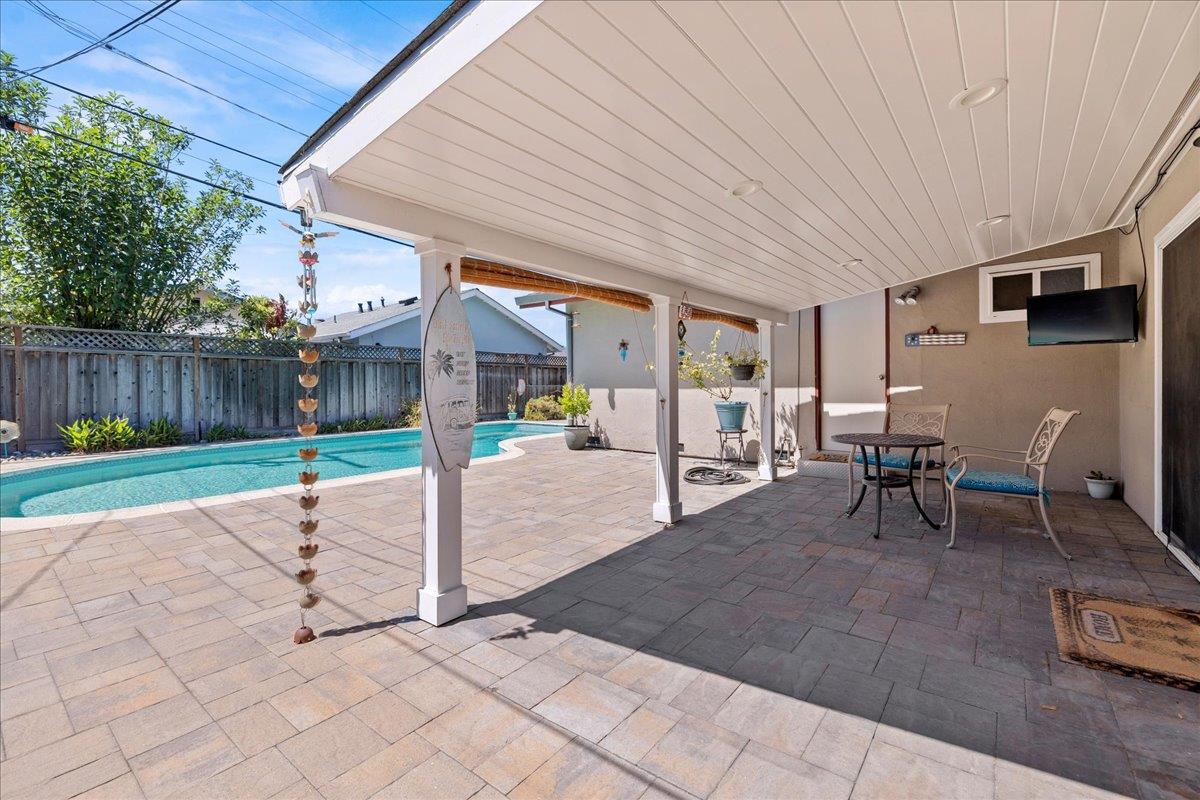 Detail Gallery Image 4 of 17 For 5857 Blossom Ave, San Jose,  CA 95123 - 3 Beds | 2 Baths