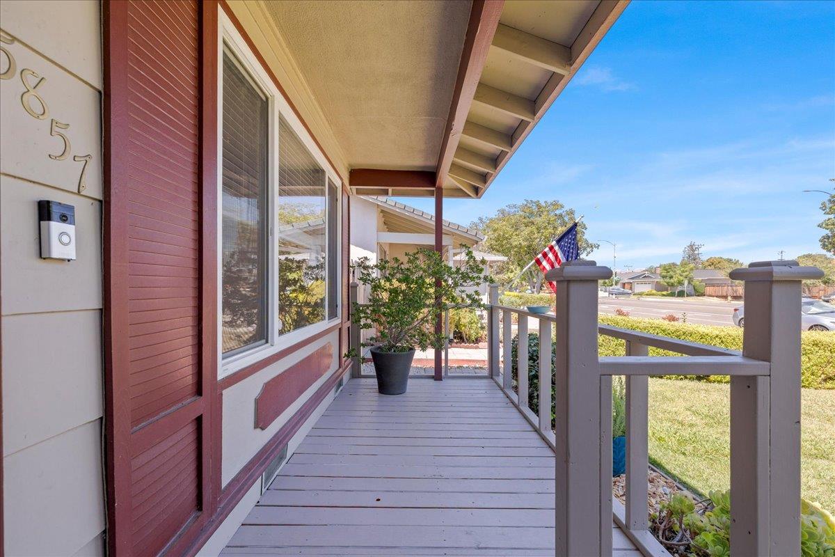Detail Gallery Image 6 of 17 For 5857 Blossom Ave, San Jose,  CA 95123 - 3 Beds | 2 Baths