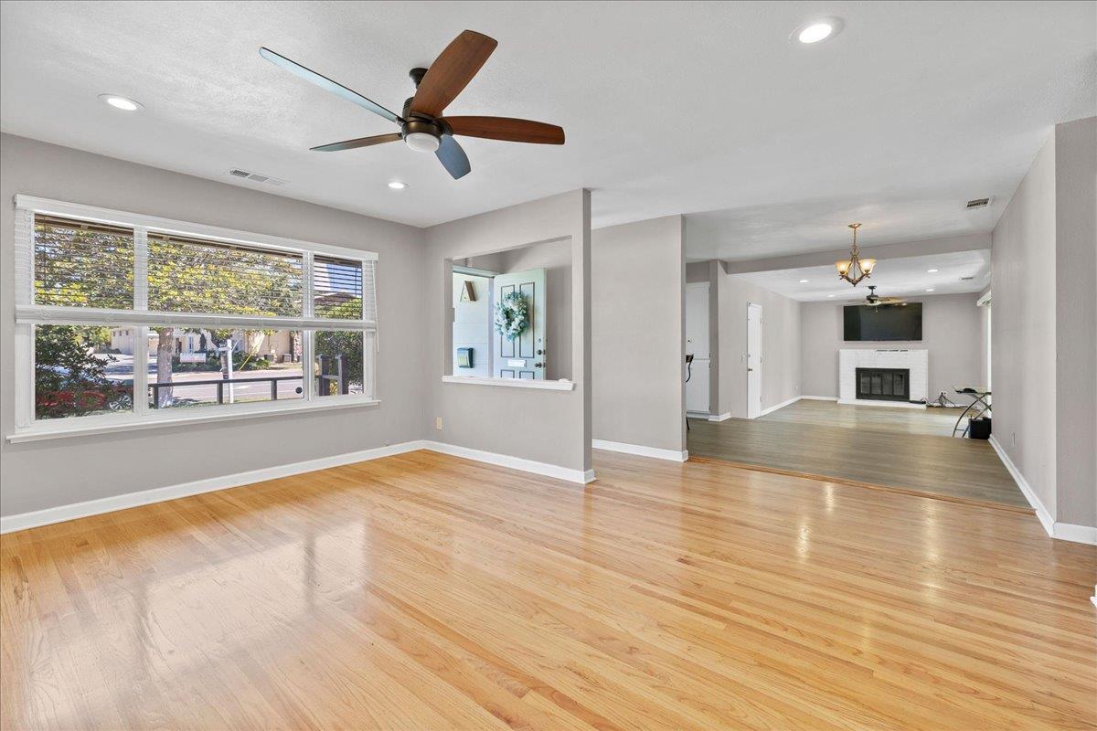 Detail Gallery Image 9 of 17 For 5857 Blossom Ave, San Jose,  CA 95123 - 3 Beds | 2 Baths