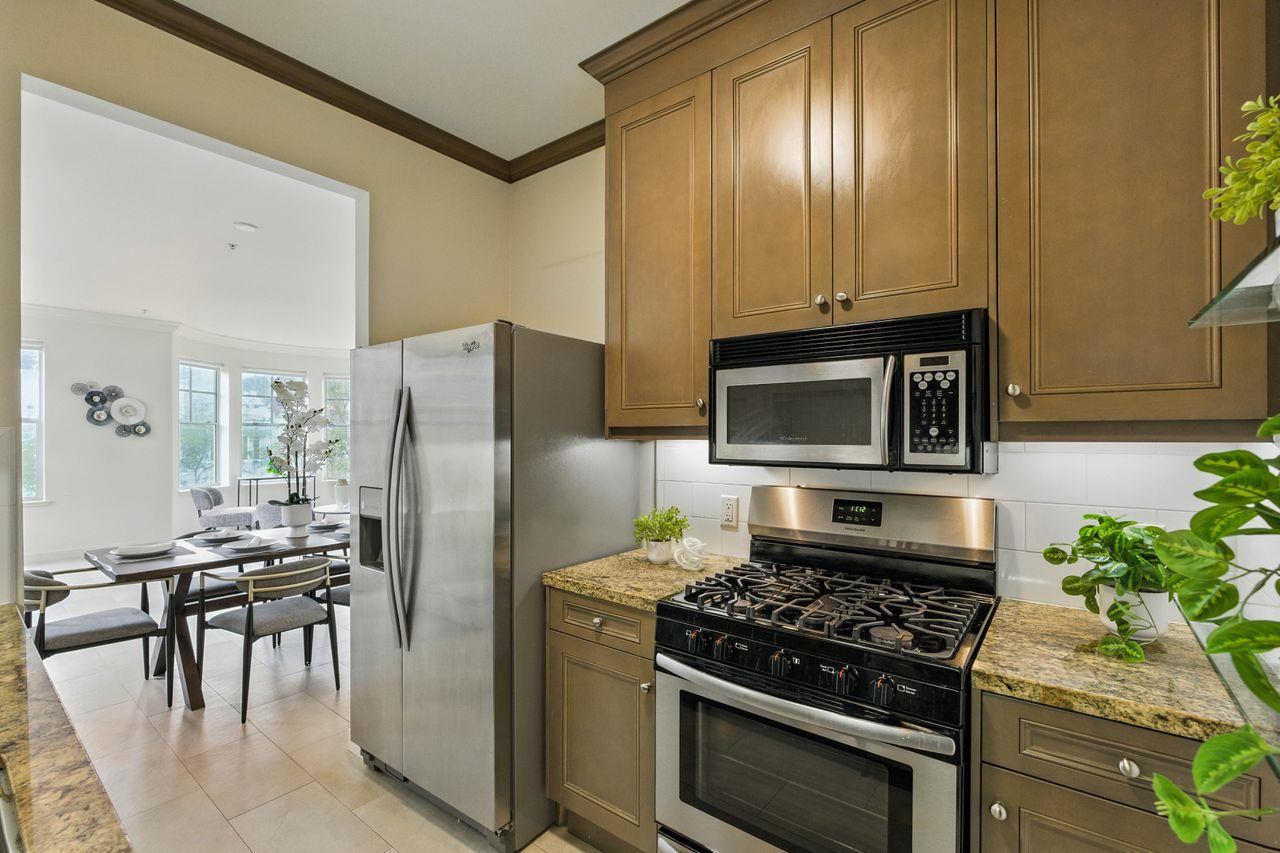 Detail Gallery Image 10 of 29 For 500 Masonic Ave #5,  San Francisco,  CA 94117 - 2 Beds | 2/1 Baths