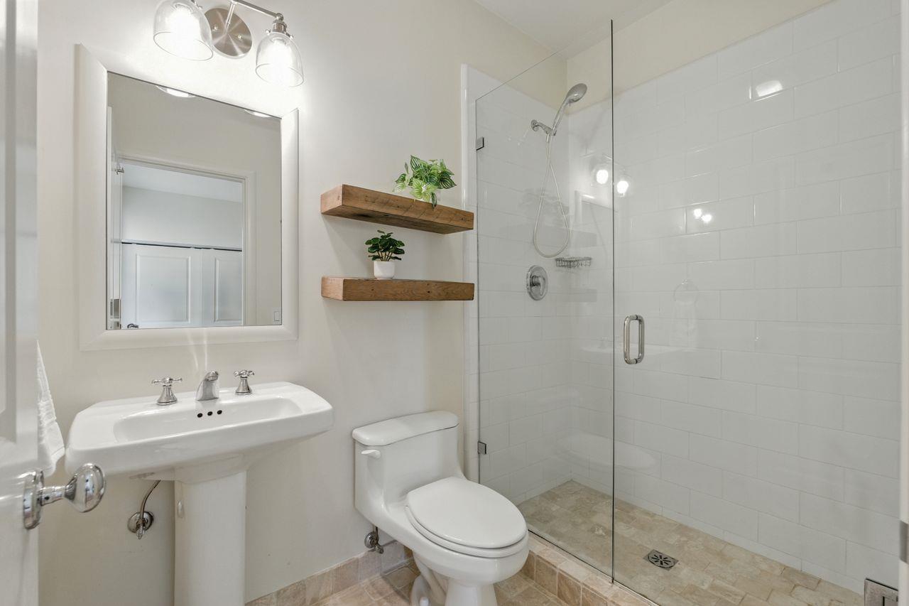 Detail Gallery Image 15 of 29 For 500 Masonic Ave #5,  San Francisco,  CA 94117 - 2 Beds | 2/1 Baths