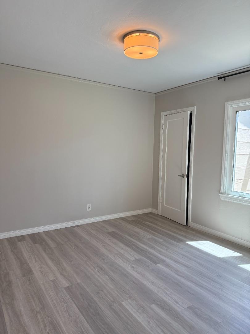 Detail Gallery Image 12 of 17 For 1015b Holly St, San Carlos,  CA 94070 - 2 Beds | 1 Baths
