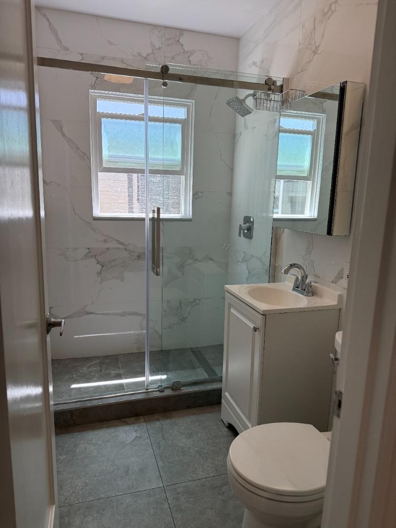 Detail Gallery Image 14 of 17 For 1015b Holly St, San Carlos,  CA 94070 - 2 Beds | 1 Baths