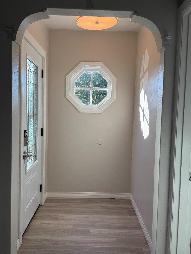 Detail Gallery Image 2 of 17 For 1015b Holly St, San Carlos,  CA 94070 - 2 Beds | 1 Baths